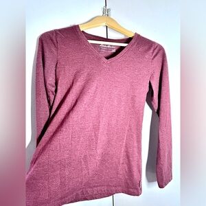 Eddie Bauer Women’s long sleeve T-shirt size small in cranberry